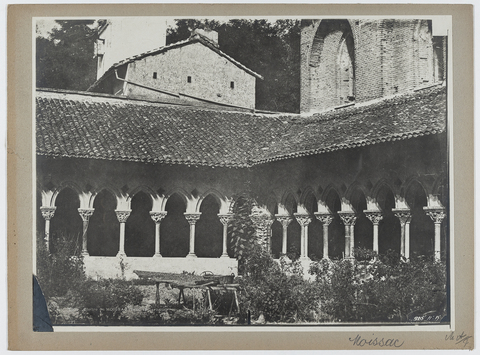 Vorschaubild Moissac: Kloster, Kreuzgang. Foto von Séraphin-Médéric Mieusement Nr. 7595, beschädigte Fotoplatte